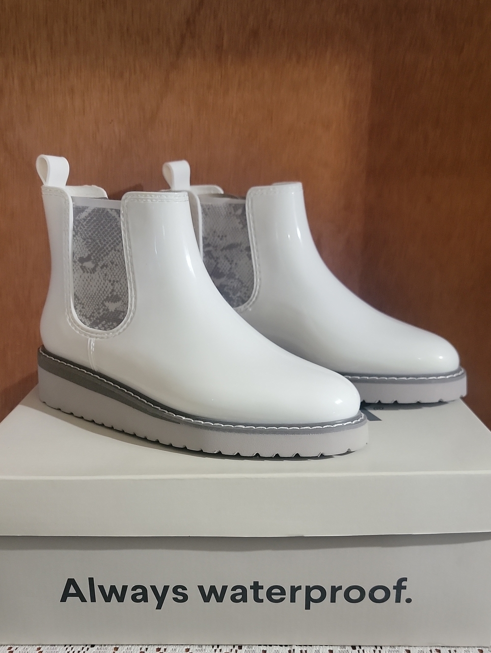 Kensington White with Snake-Print Elastic Panels Boots "Waterproof" Size 6